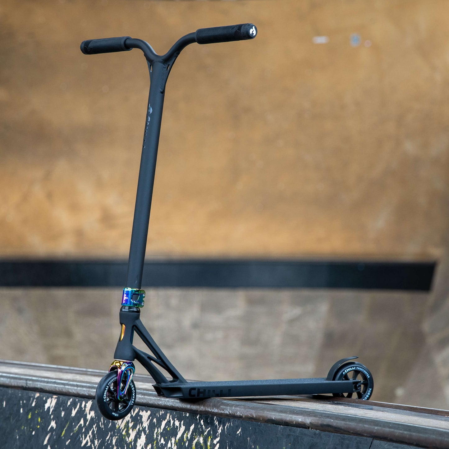 Beast V2 Stunt Scooter: Black Neochrome
