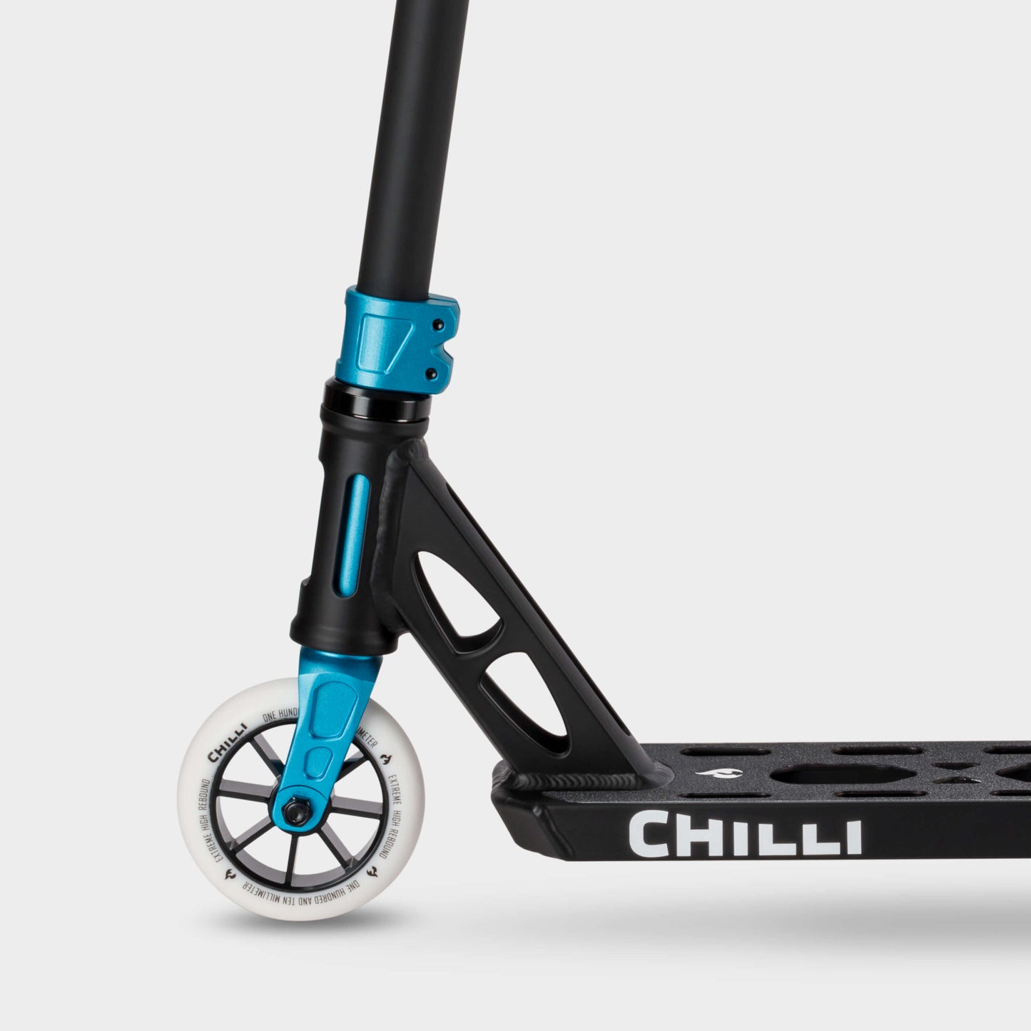 Ventus Stunt Scooter: Black/White