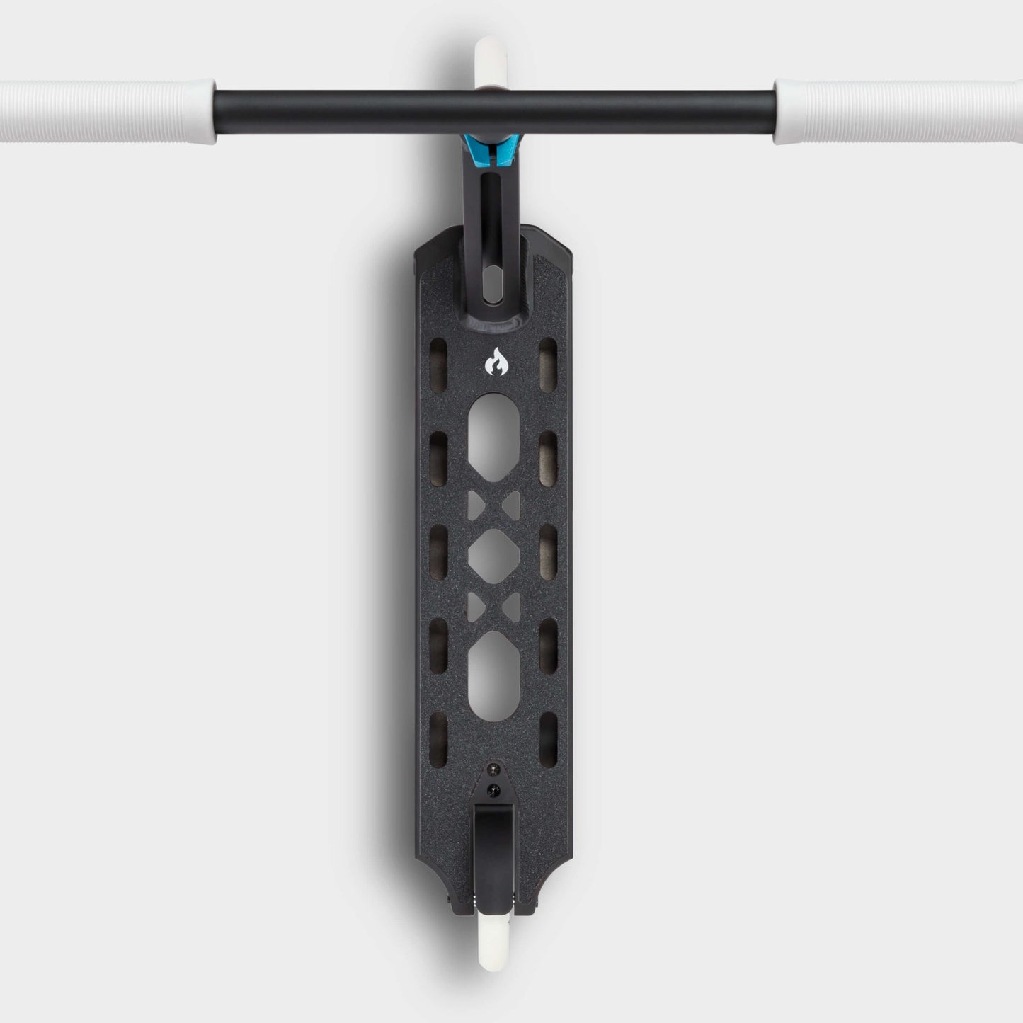 Ventus Stunt Scooter: Black/White