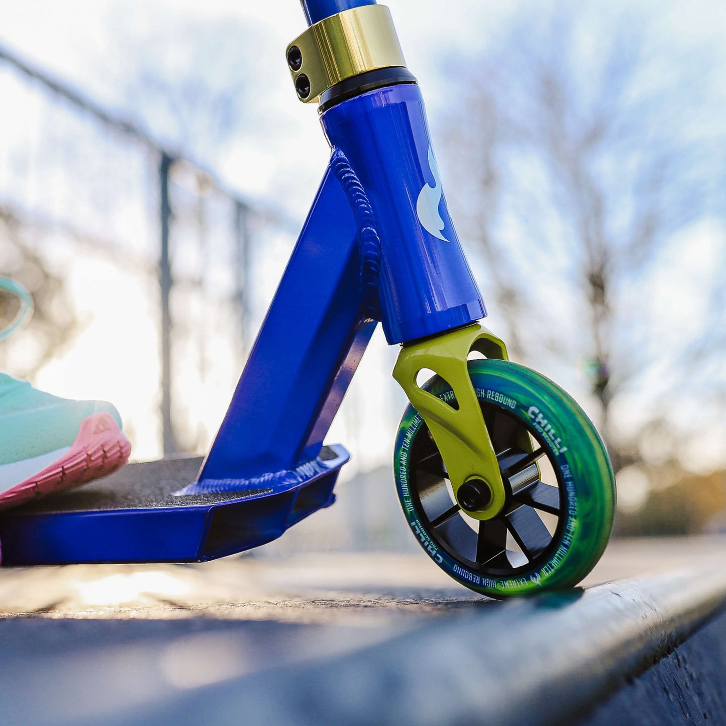 Chilli Base Jumpstart Stunt Scooter: Blue/Yellow