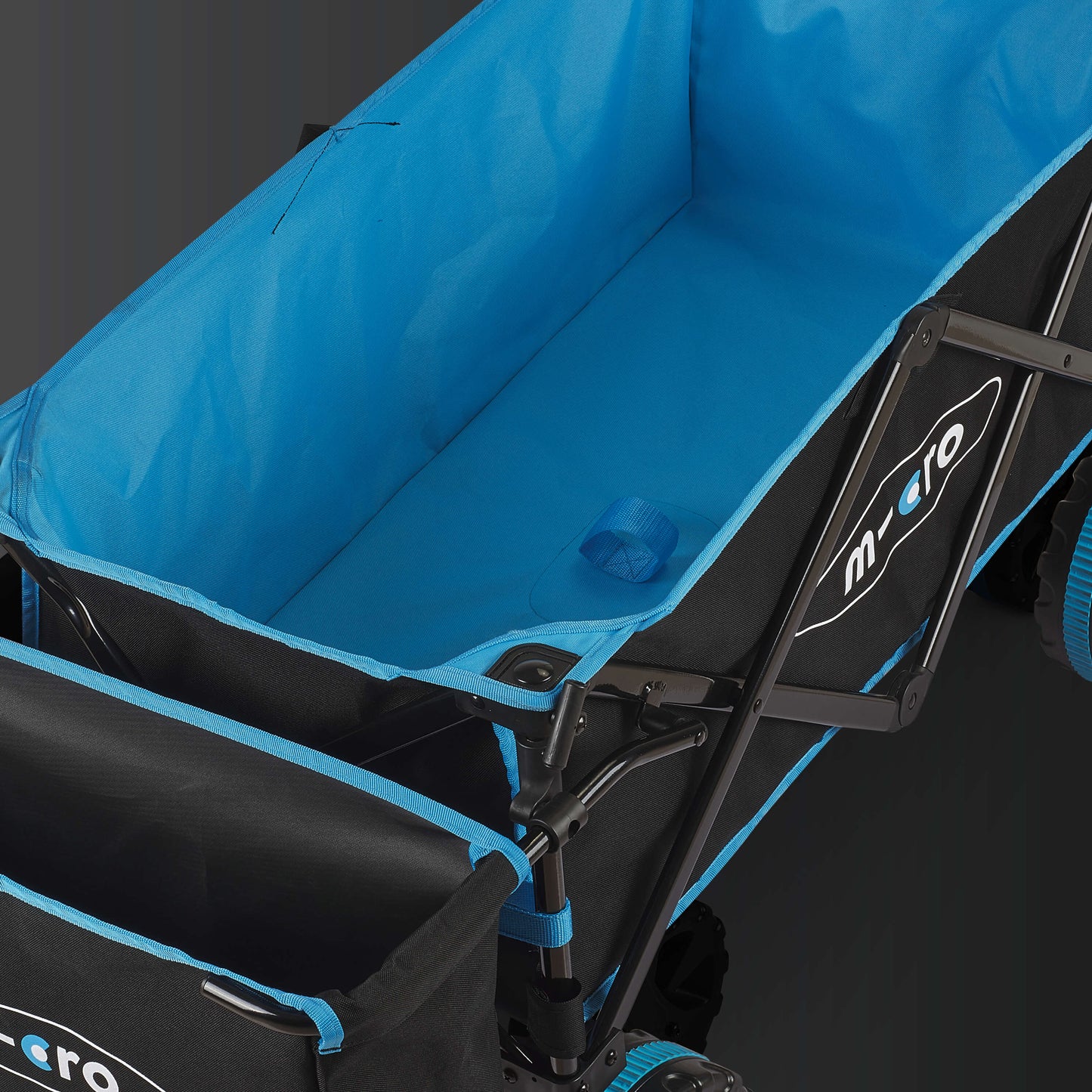 Micro Deluxe Wagon: Black