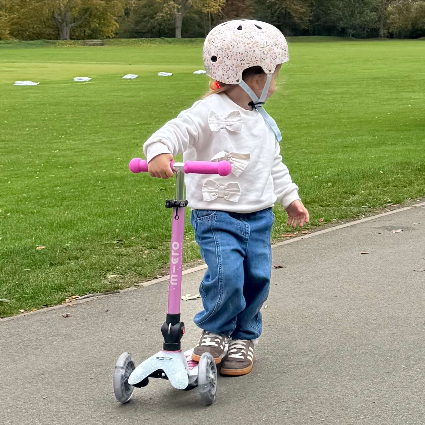 Mini Micro Foldable Orion LED Scooter: Pink