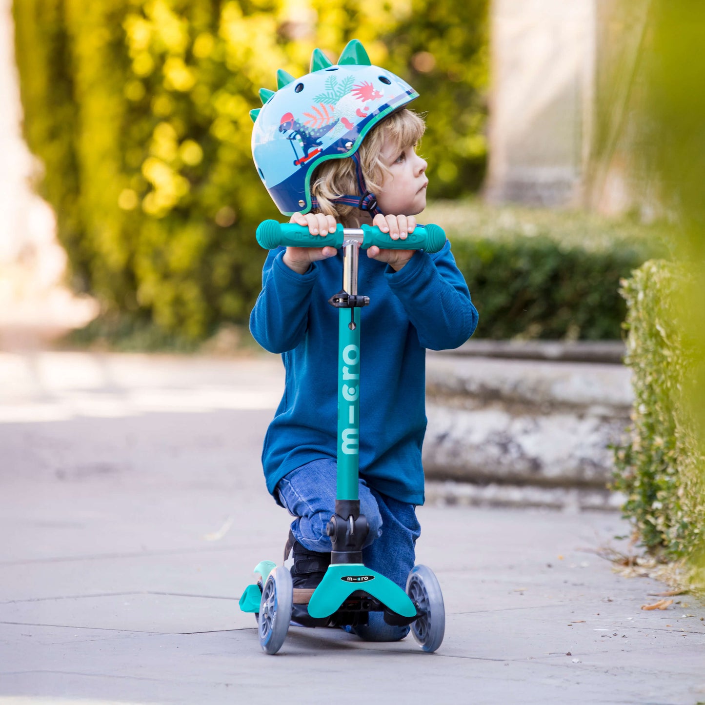 Signature Prints Mini Micro Foldable LED Scooter: Aqua