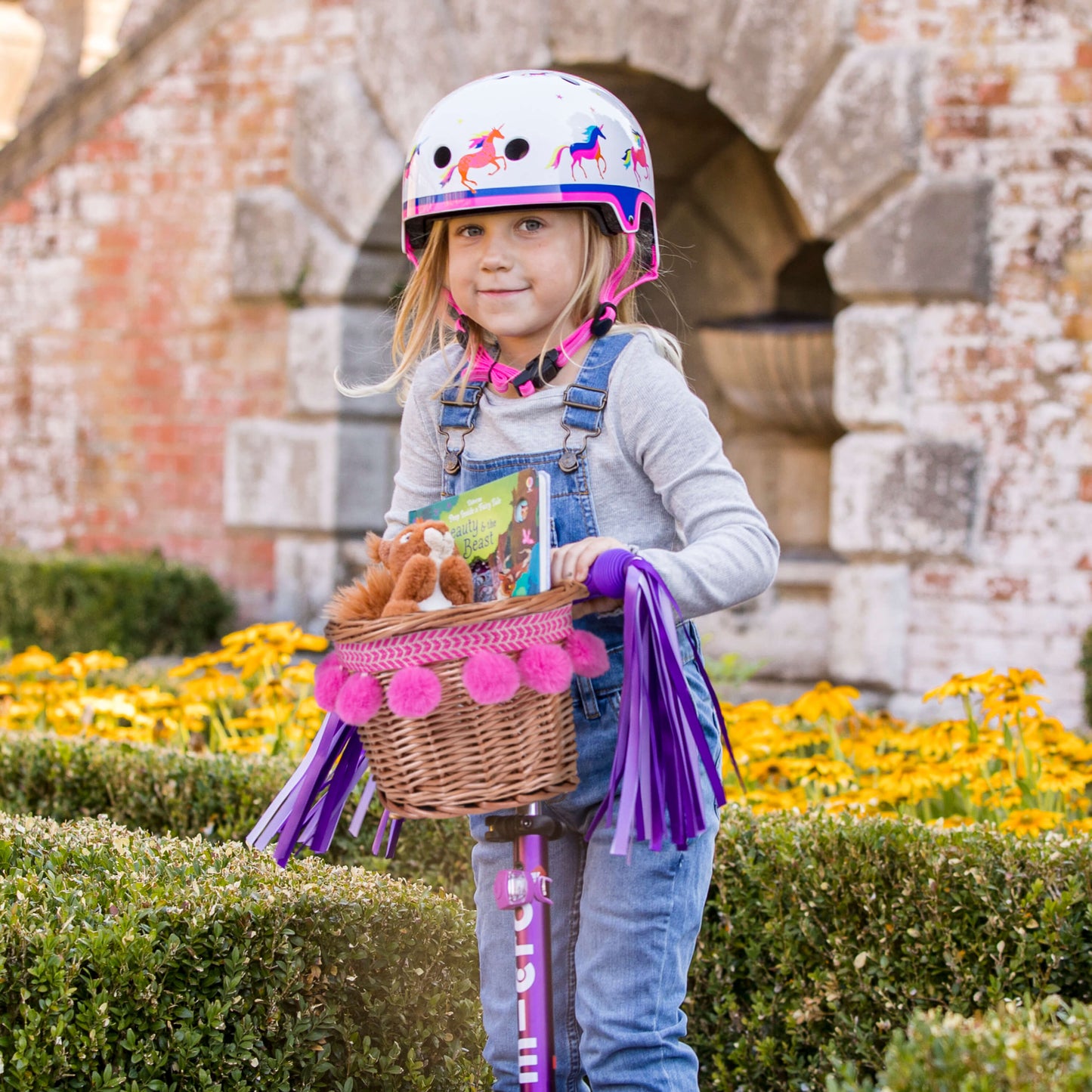 Wicker Basket with Pom Poms: Pink
