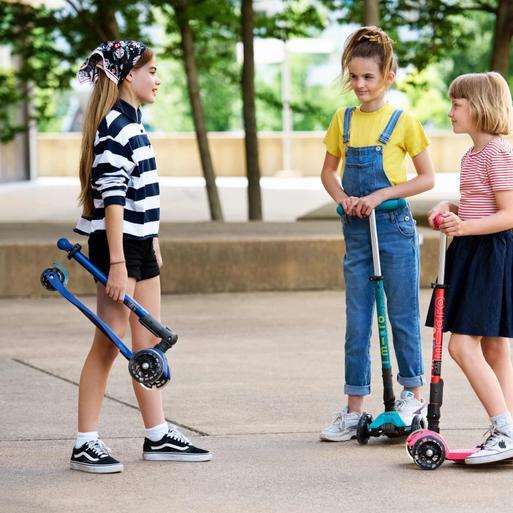 Folding maxi store micro scooter